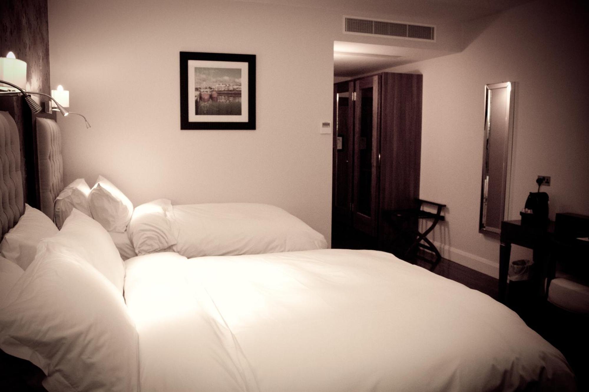 The Talbot Hotel Belmullet Exterior foto